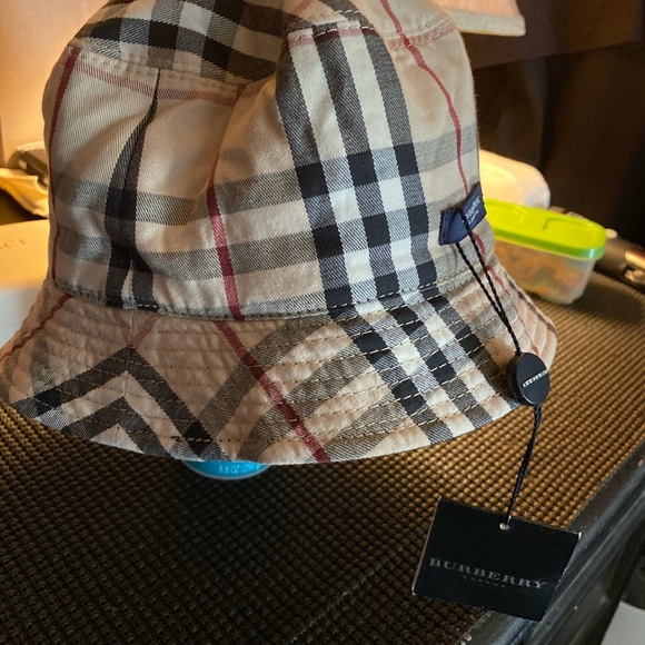 Burberry bucket hat - Picture 5 of 5